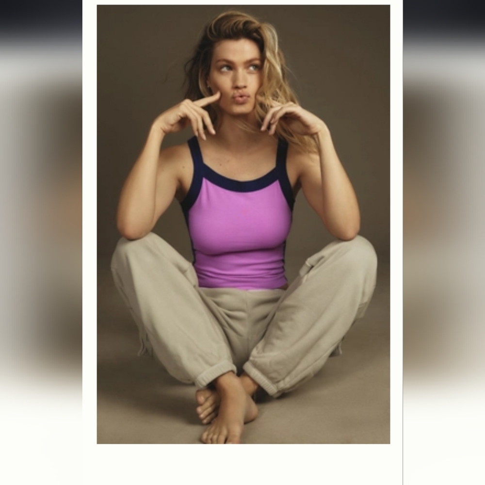 Pilcro Sporty Scoop-Neck Crop Tank